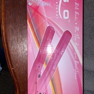 ISO professional straightener